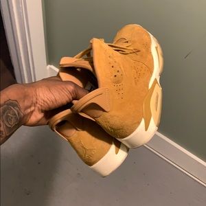 Jordan 6 “wheat” size 10.5